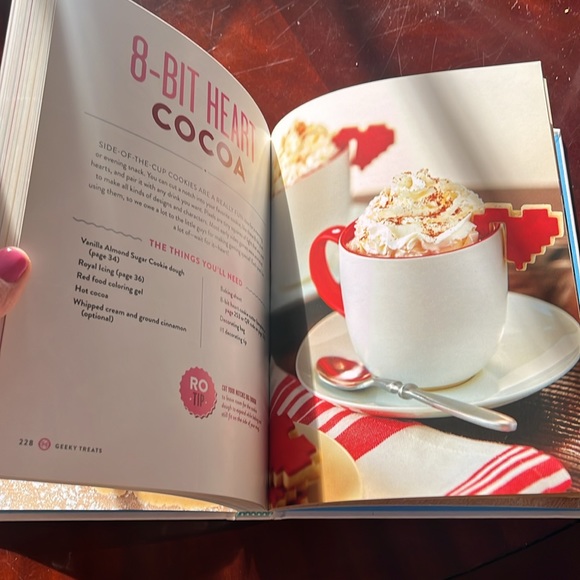 NWOT Rosanna Pansino The Nerdy Nummies Cookbook. New York Times Bestseller. - Picture 10 of 10